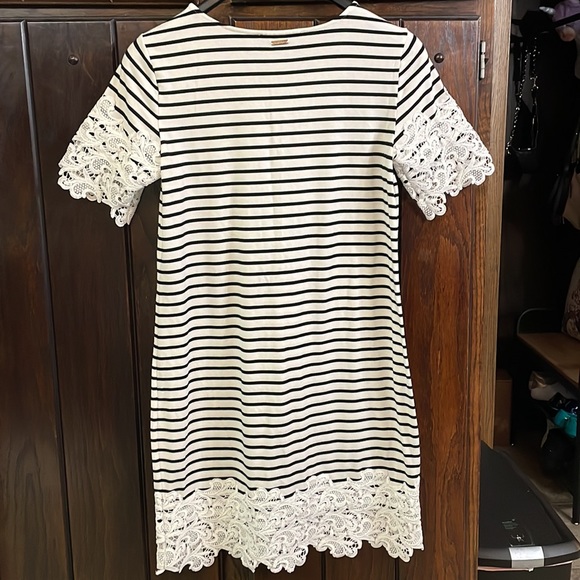 Tommy Hilfiger dress with lace accents on sleeves and bottom! NWOT - Picture 6 of 6